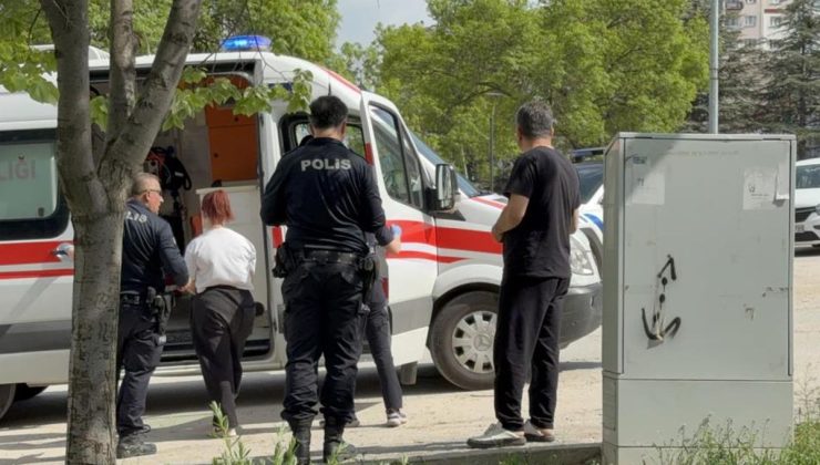 Kız çocuklarının erkek arkadaş kavgasında kan aktı